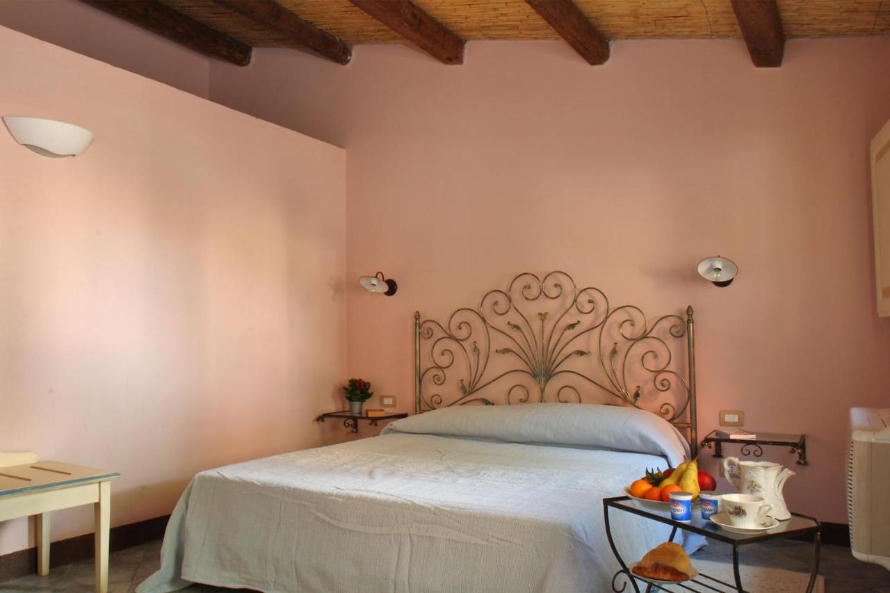 Hotel Villa Gli Asfodeli Tresnuraghes Екстериор снимка