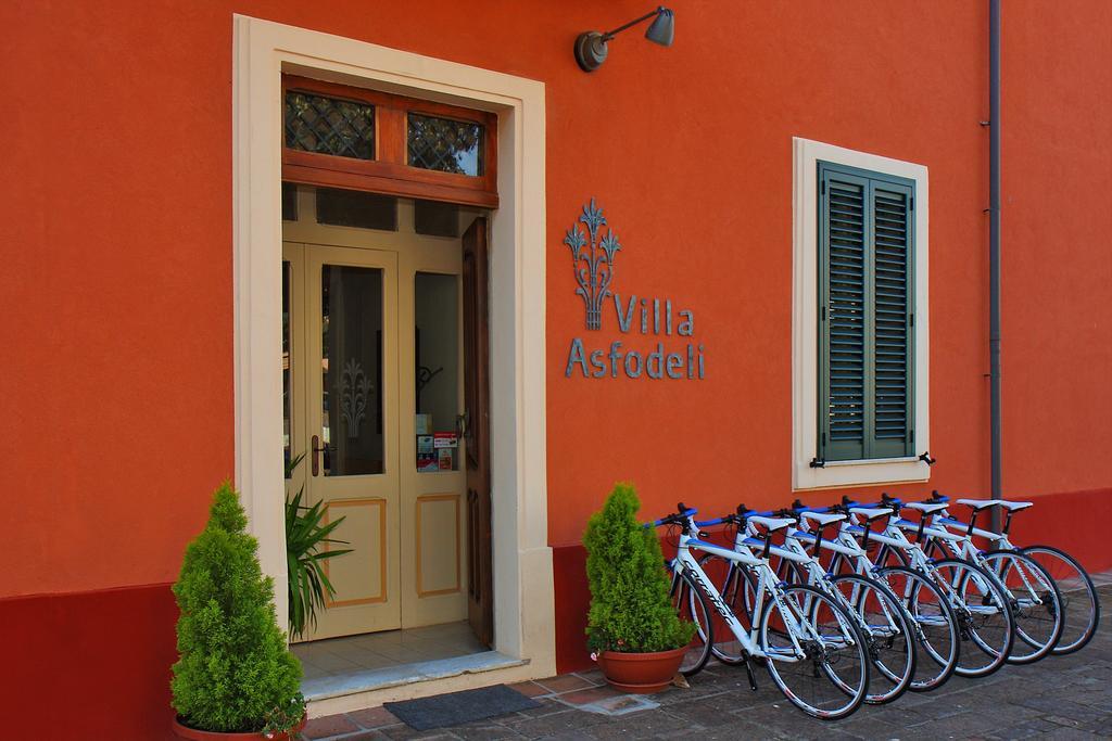 Hotel Villa Gli Asfodeli Tresnuraghes Екстериор снимка