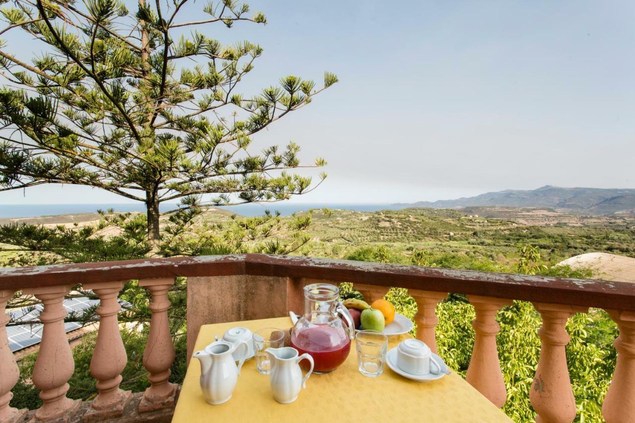 Hotel Villa Gli Asfodeli Tresnuraghes Екстериор снимка